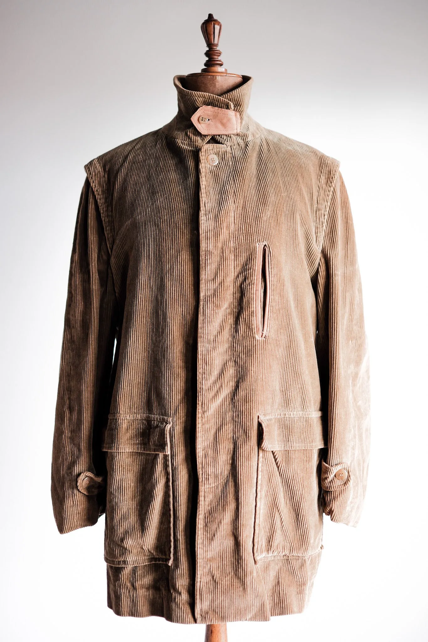 [~ 80's] Old Invertere Brown Charduroy Veste avec sangle de porcelaine