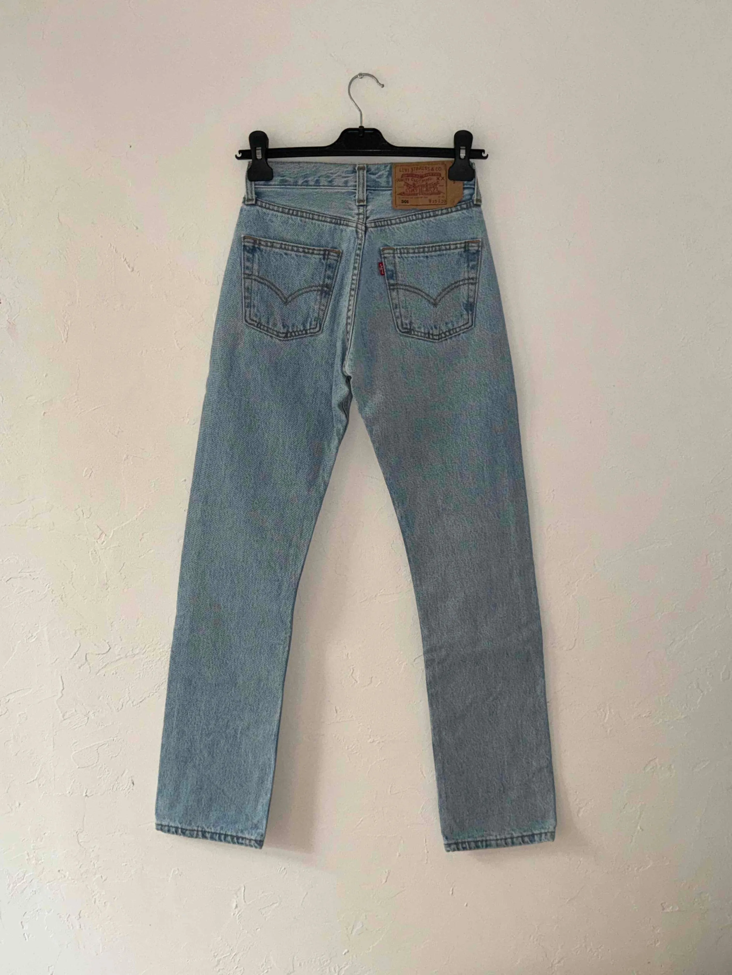 Jean Levi's 501 W25L30