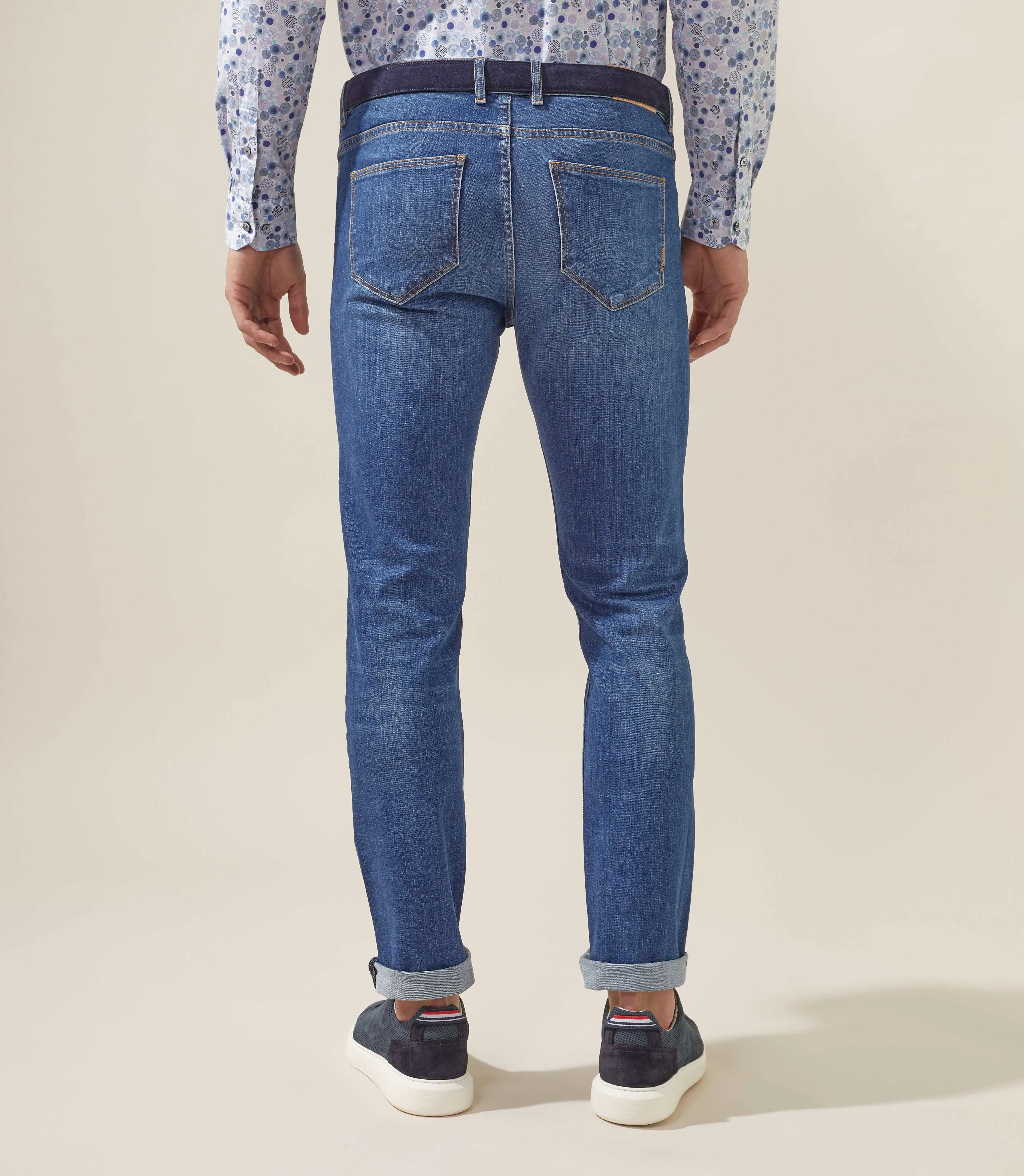 Jean straight bleu Parution