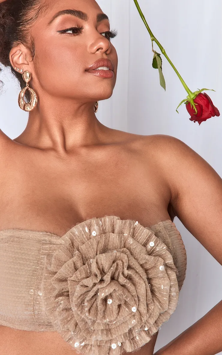 Plus Top bustier en sequins nude à détail fleur