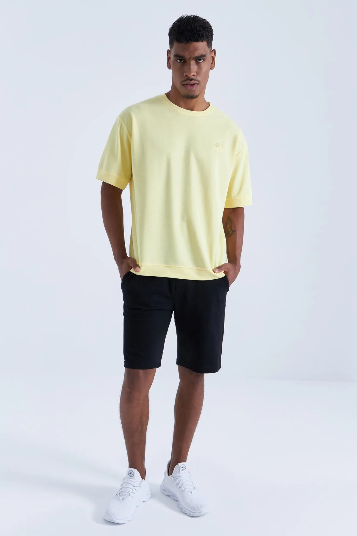 sari - siyah o yaka oversize bermuda erkek ort takim - 85164